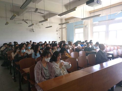 我院葛翔宇教授学士论文写作讲座成功举办